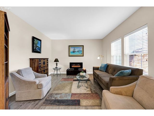 5930 ST HELENA St, Eugene, OR 97402