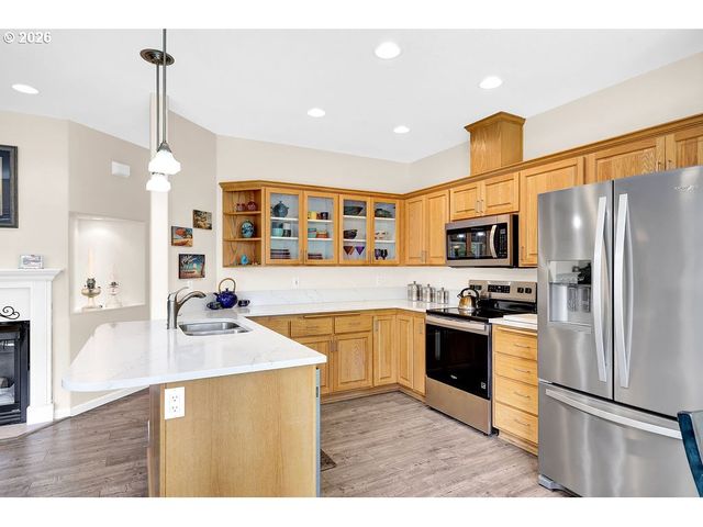 5930 ST HELENA St, Eugene, OR 97402