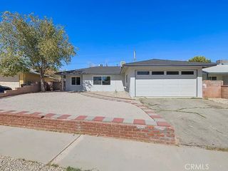 611 611 1/2 E Ovington, Lancaster, CA 93535