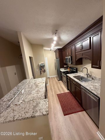 10300 Southern Meadows Dr, Louisville, KY 40241