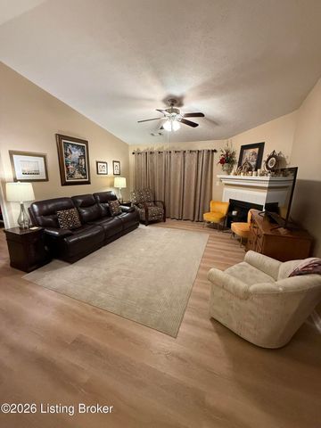 10300 Southern Meadows Dr, Louisville, KY 40241