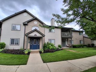 10300 Southern Meadows Dr, Louisville, KY 40241
