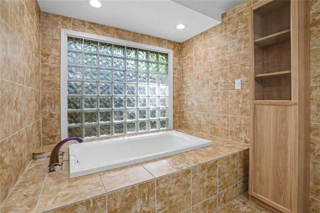 79 Lakeview Drive NE, Atlanta, GA 30317