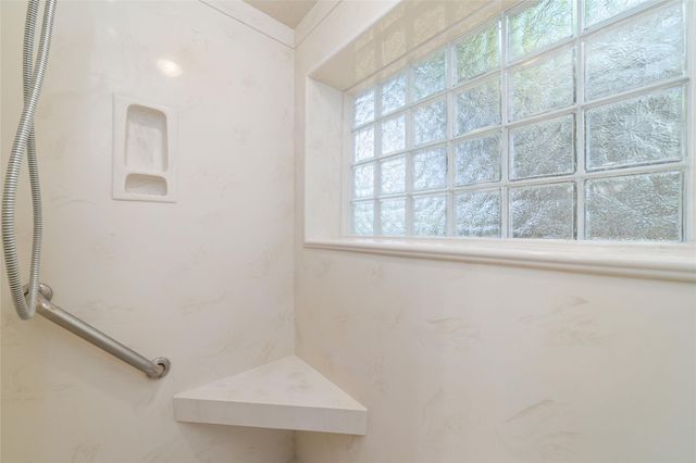 5930 Old Lodge Drive, Houston, TX 77066