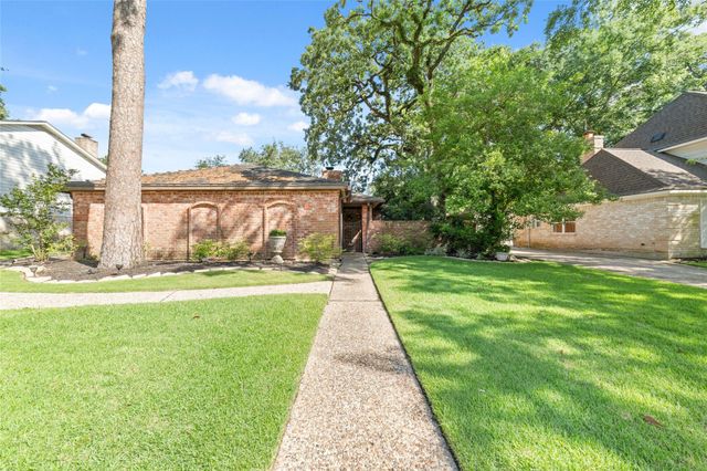 5930 Old Lodge Drive, Houston, TX 77066