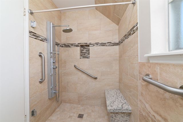 5930 Old Lodge Drive, Houston, TX 77066