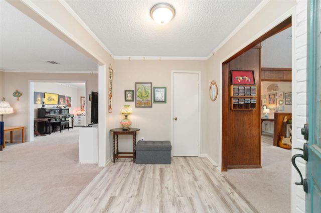 5930 Old Lodge Drive, Houston, TX 77066