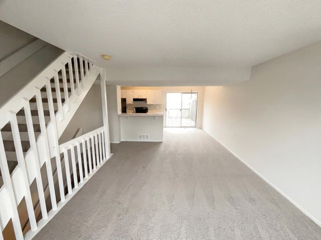 5083 Singleton Drive, 33B, Hilliard, OH 43026