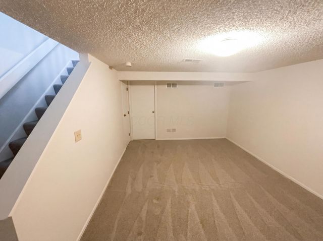 5083 Singleton Drive, 33B, Hilliard, OH 43026