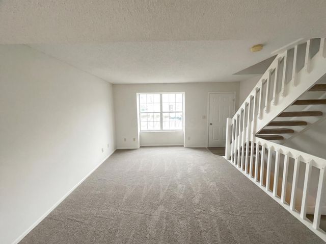 5083 Singleton Drive, 33B, Hilliard, OH 43026