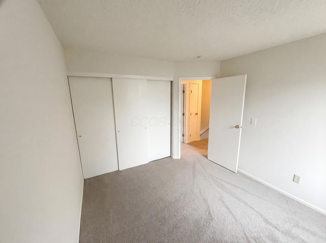 5083 Singleton Drive, 33B, Hilliard, OH 43026