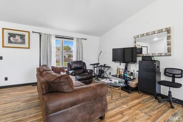 72102 Adam Street, Milford, IN 46542