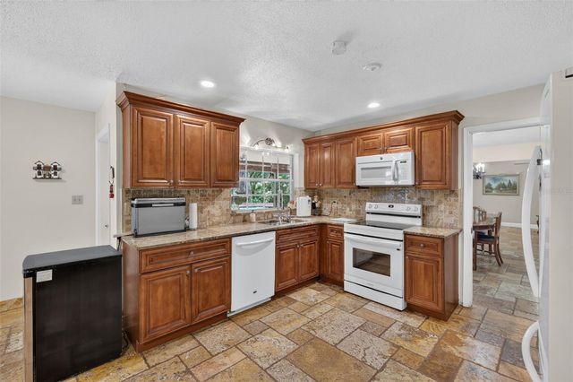 22740 COUNTY ROAD 44A, Eustis, FL 32736