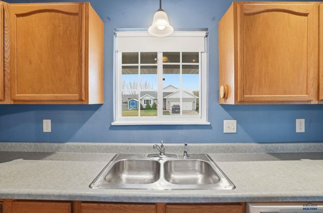 5288 MERCURY DR, Rapid City, SD 57703