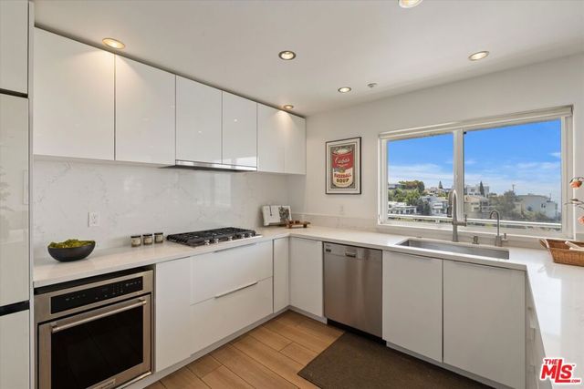 1745 Viewmont Drive, West Hollywood, CA 90069