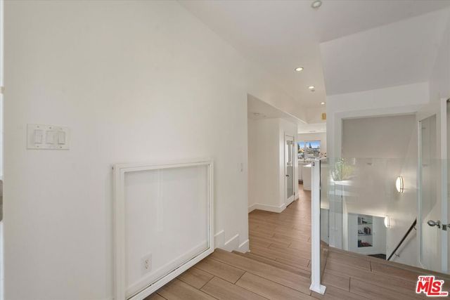 1745 Viewmont Drive, West Hollywood, CA 90069
