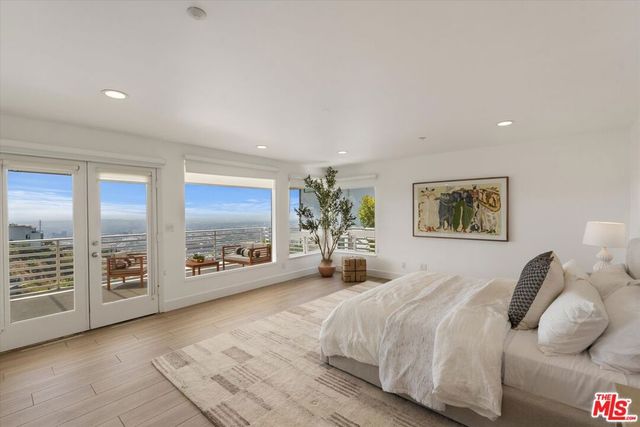 1745 Viewmont Drive, West Hollywood, CA 90069