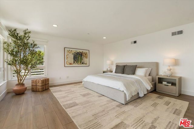 1745 Viewmont Drive, West Hollywood, CA 90069