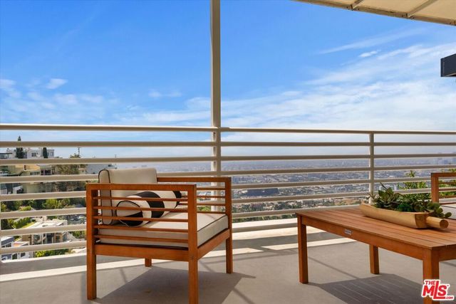 1745 Viewmont Drive, West Hollywood, CA 90069