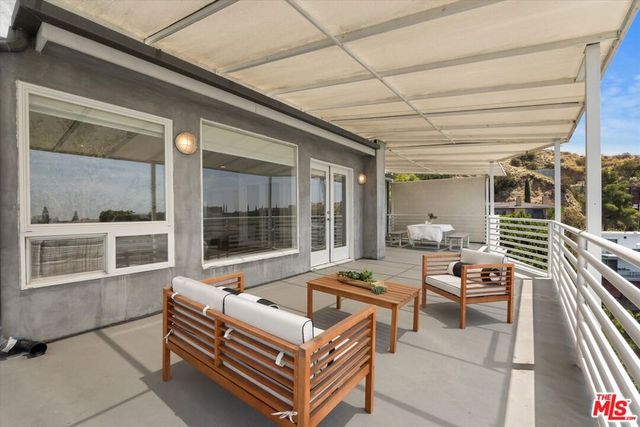 1745 Viewmont Drive, West Hollywood, CA 90069