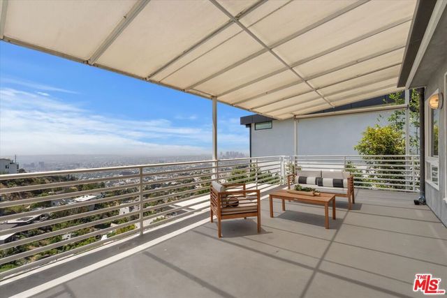 1745 Viewmont Drive, West Hollywood, CA 90069