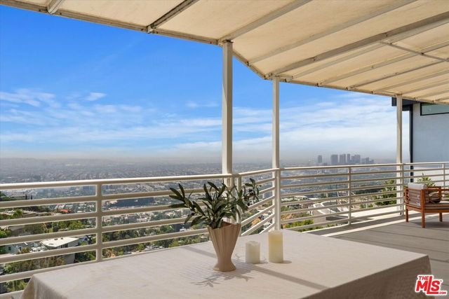 1745 Viewmont Drive, West Hollywood, CA 90069
