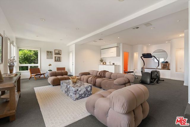 1745 Viewmont Drive, West Hollywood, CA 90069