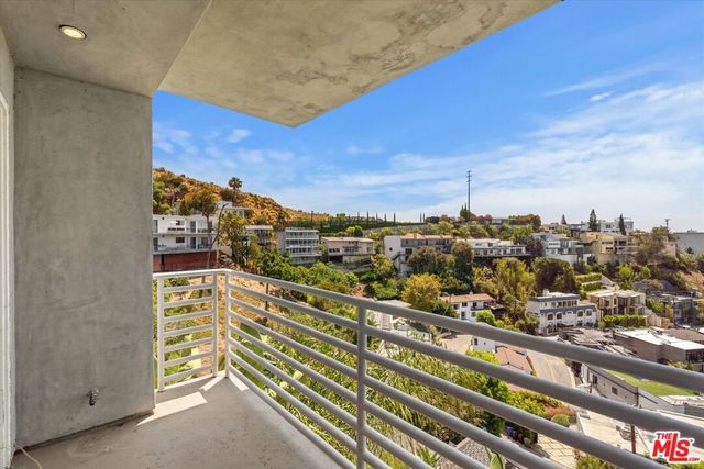 1745 Viewmont Drive, West Hollywood, CA 90069