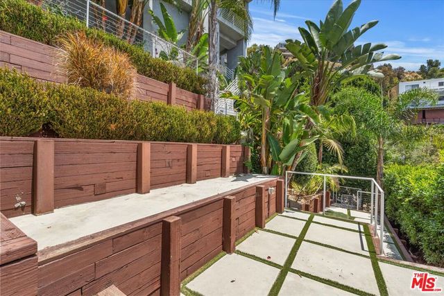 1745 Viewmont Drive, West Hollywood, CA 90069