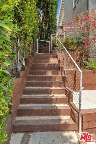 1745 Viewmont Drive, West Hollywood, CA 90069