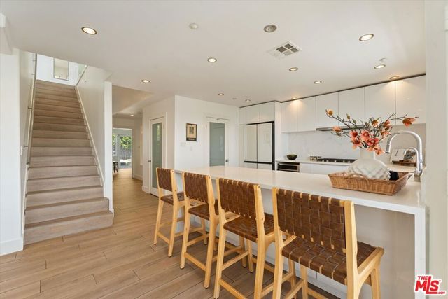 1745 Viewmont Drive, West Hollywood, CA 90069