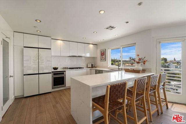 1745 Viewmont Drive, West Hollywood, CA 90069