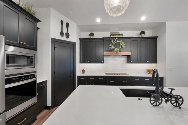 359 ALDON CIRCLE, Green Bay, WI 54304