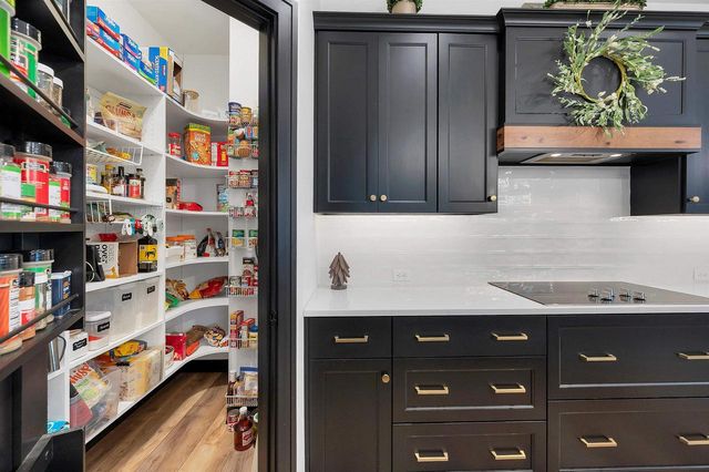 359 ALDON CIRCLE, Green Bay, WI 54304