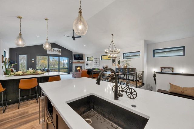 359 ALDON CIRCLE, Green Bay, WI 54304