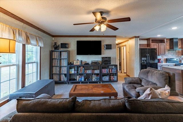 97 Pinetree Lane, Defuniak Springs, FL 32433