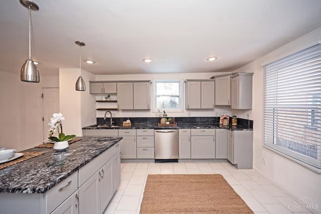 3370 Woodford Road, Cincinnati, OH 45213