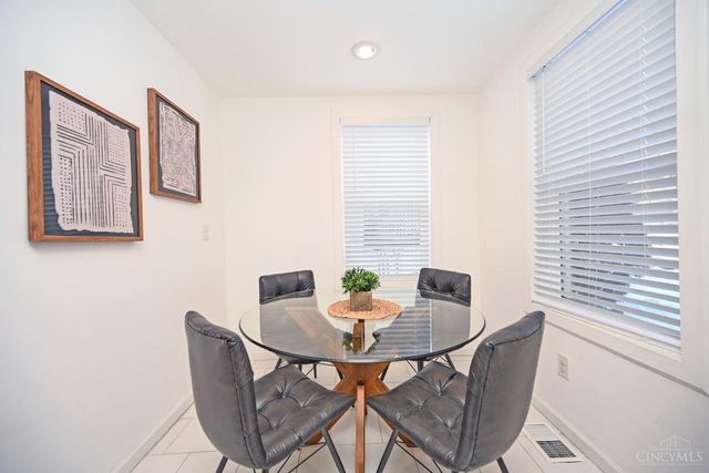 3370 Woodford Road, Cincinnati, OH 45213