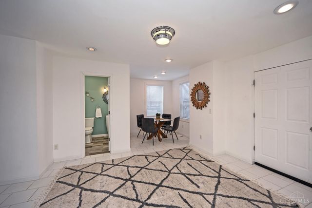 3370 Woodford Road, Cincinnati, OH 45213