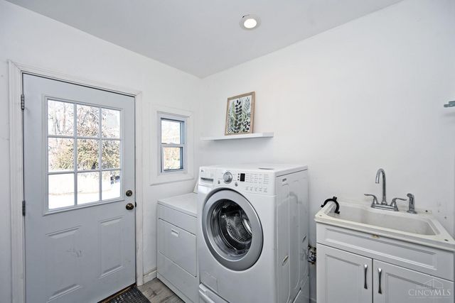 3370 Woodford Road, Cincinnati, OH 45213