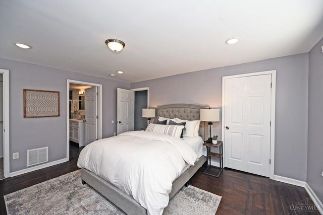 3370 Woodford Road, Cincinnati, OH 45213