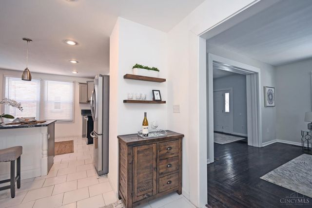 3370 Woodford Road, Cincinnati, OH 45213