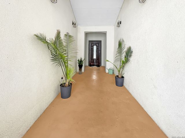 233 ESMERALDA DR, San Antonio, TX 78228
