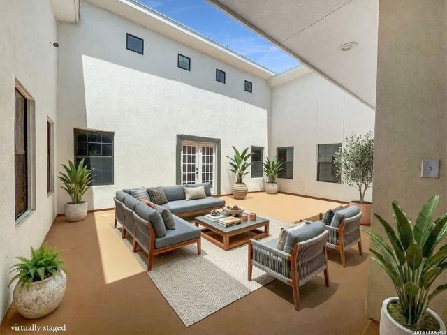 233 ESMERALDA DR, San Antonio, TX 78228