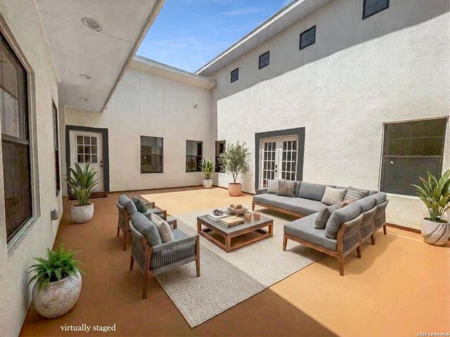 233 ESMERALDA DR, San Antonio, TX 78228