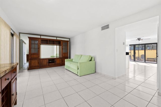 7734 Balboa Street 7734, Sunrise, FL 33351
