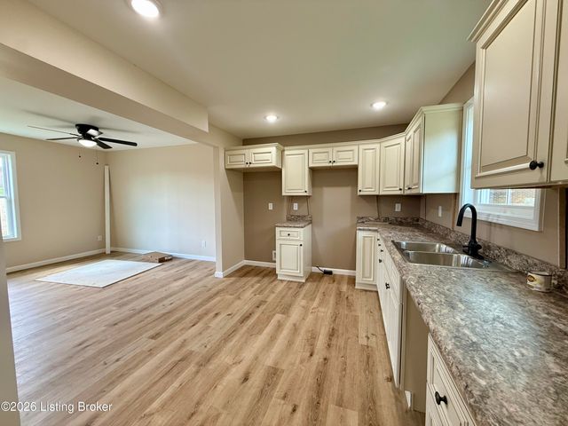 421 Susannah Ave, Bardstown, KY 40004