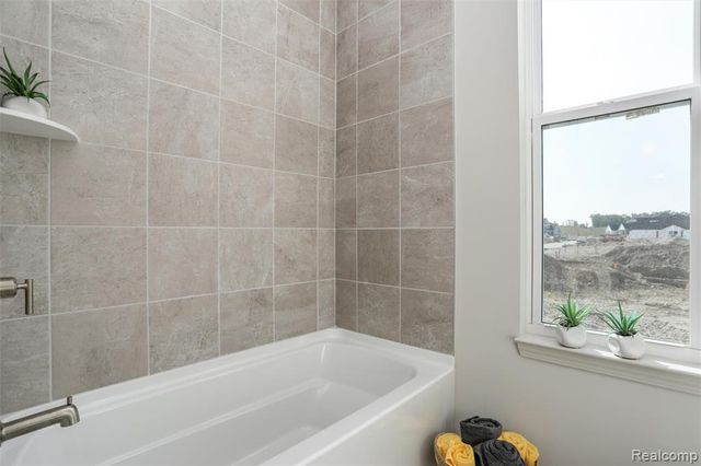 2352 Provencal Drive, Commerce Twp, MI 48382