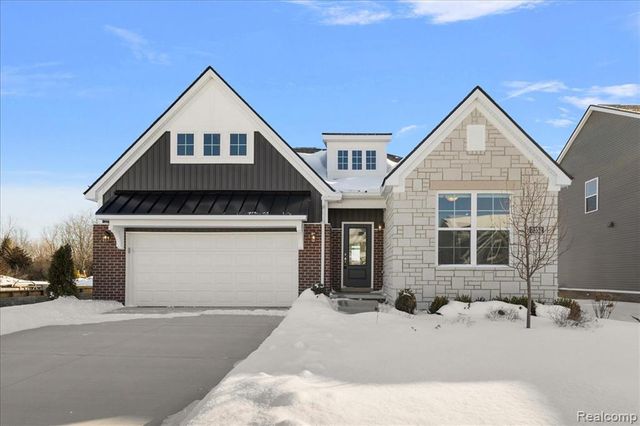 2352 Provencal Drive, Commerce Twp, MI 48382