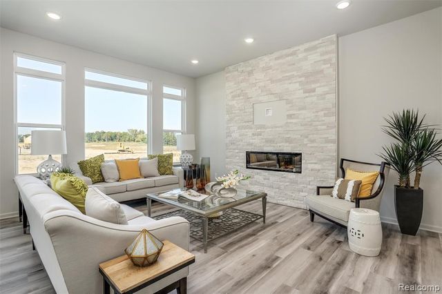 2352 Provencal Drive, Commerce Twp, MI 48382